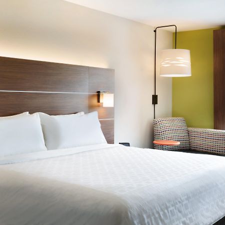 Holiday Inn Express & Suites - Columbus - Worthington, An Ihg Hotel Экстерьер фото