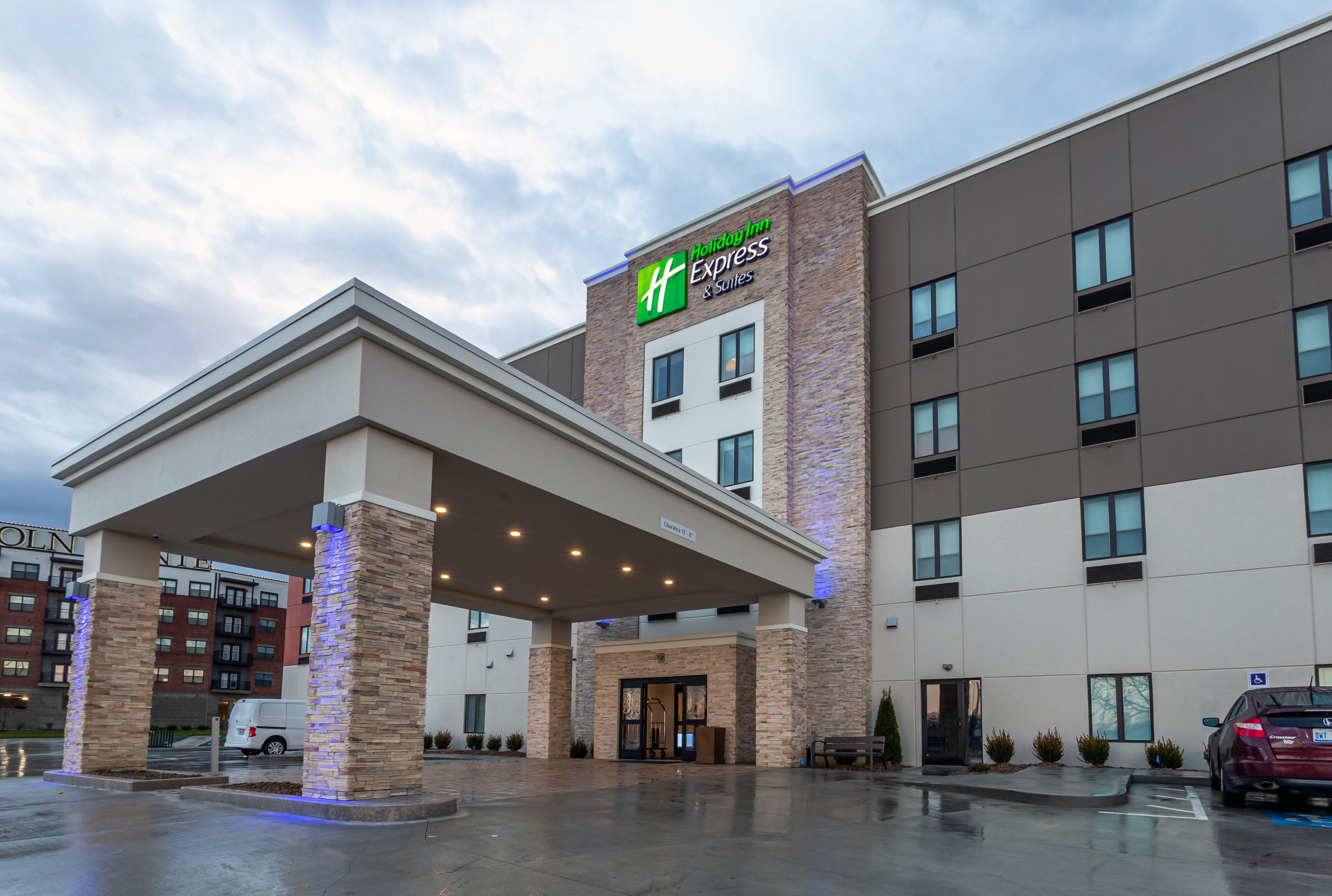 Holiday Inn Express & Suites - Columbus - Worthington By Ihg Экстерьер фото